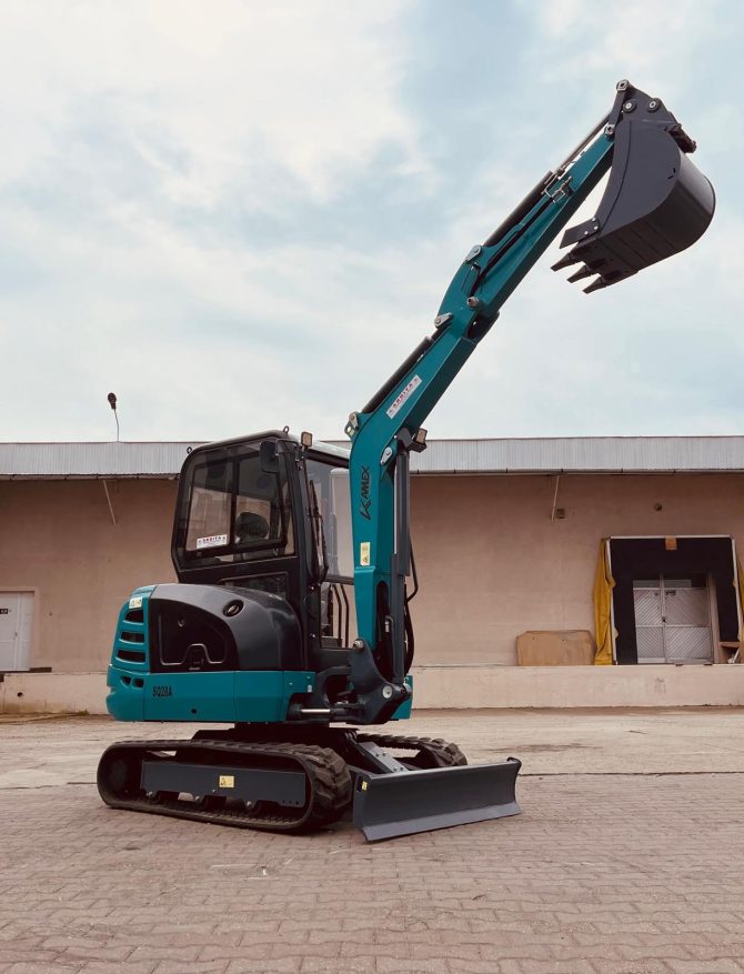 Miniexcavator KAMEX SQ28B