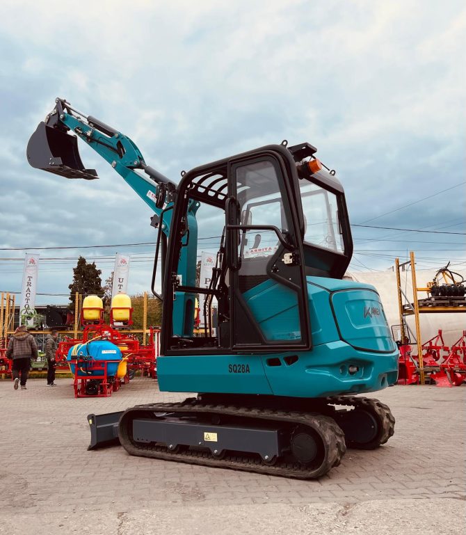 Miniexcavator KAMEX SQ28B