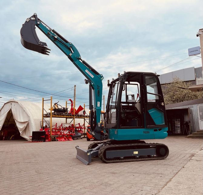Miniexcavator KAMEX SQ28B