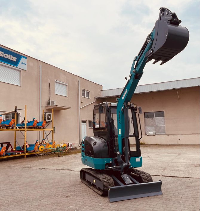Miniexcavator KAMEX SQ28B