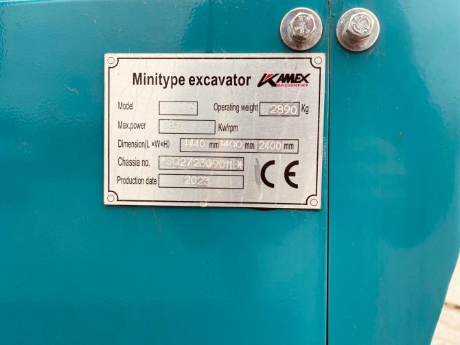 Miniexcavator KAMEX SQ28B