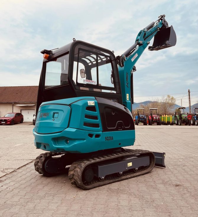 Miniexcavator KAMEX SQ28B