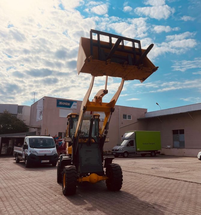 Breckner ZL 38 - Mini incarcator (max 2300kg)