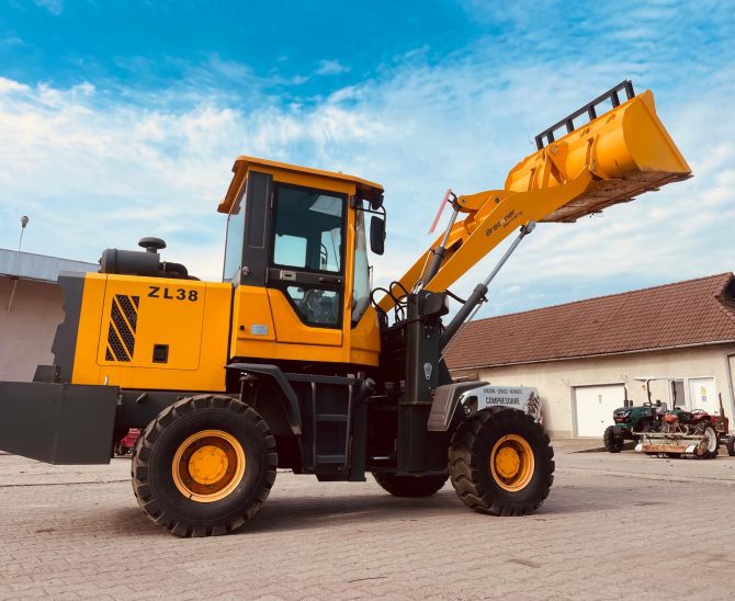 Breckner ZL 38 - Mini incarcator (max 2300kg)