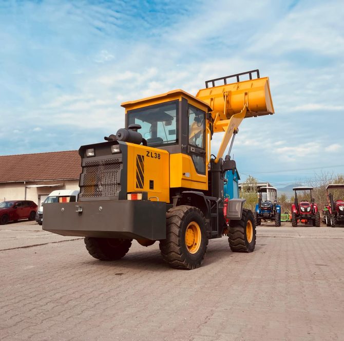 Breckner ZL 38 - Mini incarcator (max 2300kg)