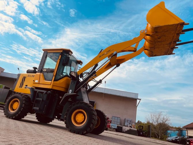 Breckner ZL 38 - Mini incarcator (max 2300kg)