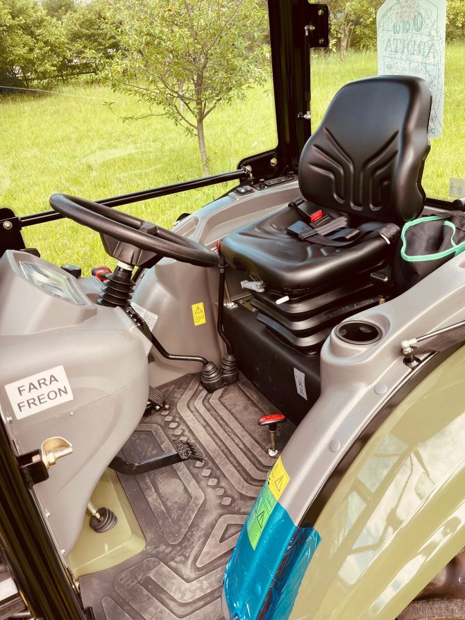 Tractor Agri Tracking 50 Cp cu cabina