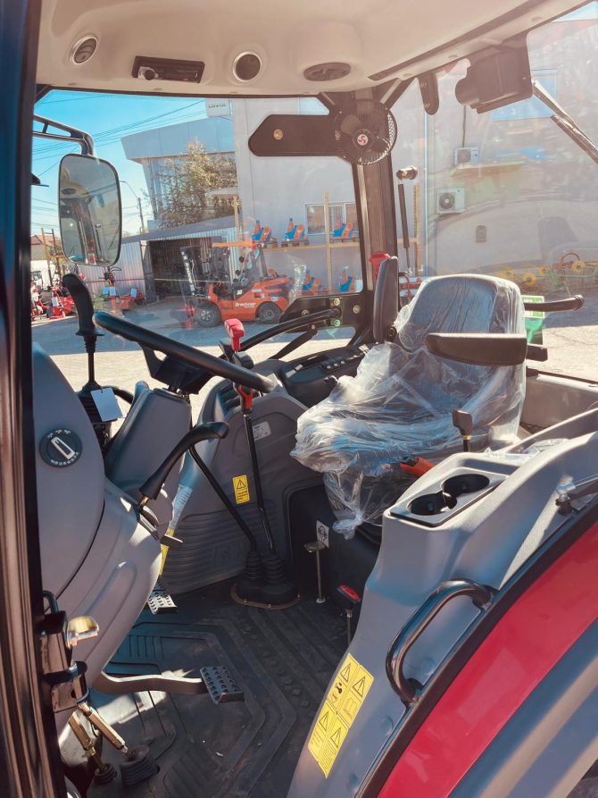 Tractor Landtrac 50 Cp cu Cabina + Incarcator